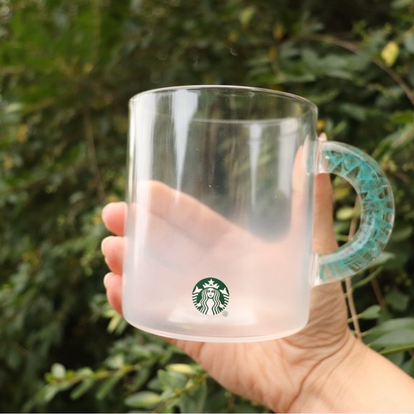 Starbucks 2023 Holiday Frosted Clear Gradient Swirl Handle Glass Mug - Picture 5 of 5